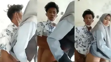 Bokep Jilbab SMA Nakal Diewe Pacar Di Tempat Sepi Lumer