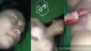 Bokep SMA Ngebor Dara Temen Sekelas, Memek Perawan Robek di Kosan